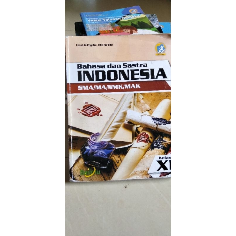 Buku Bahasa dan Sastra Indonesia Kelas XI. Penerbit Bailmu, kurikulum 2013 edisi revisi