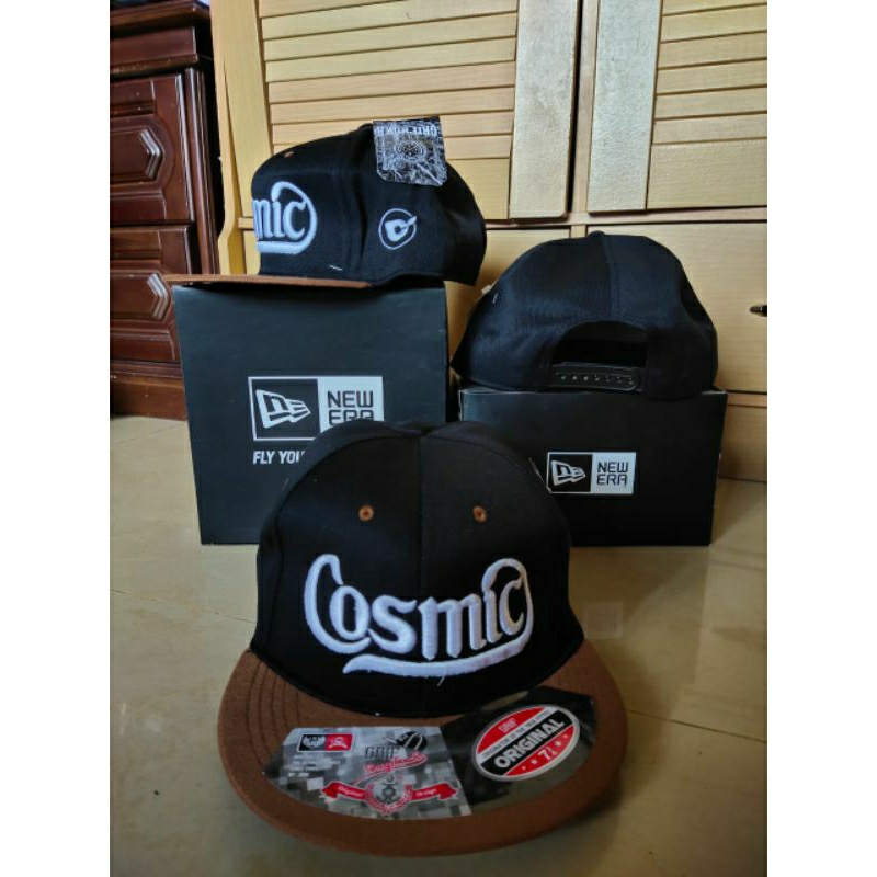TOPI SNAPBACK COSMIC BLACK
