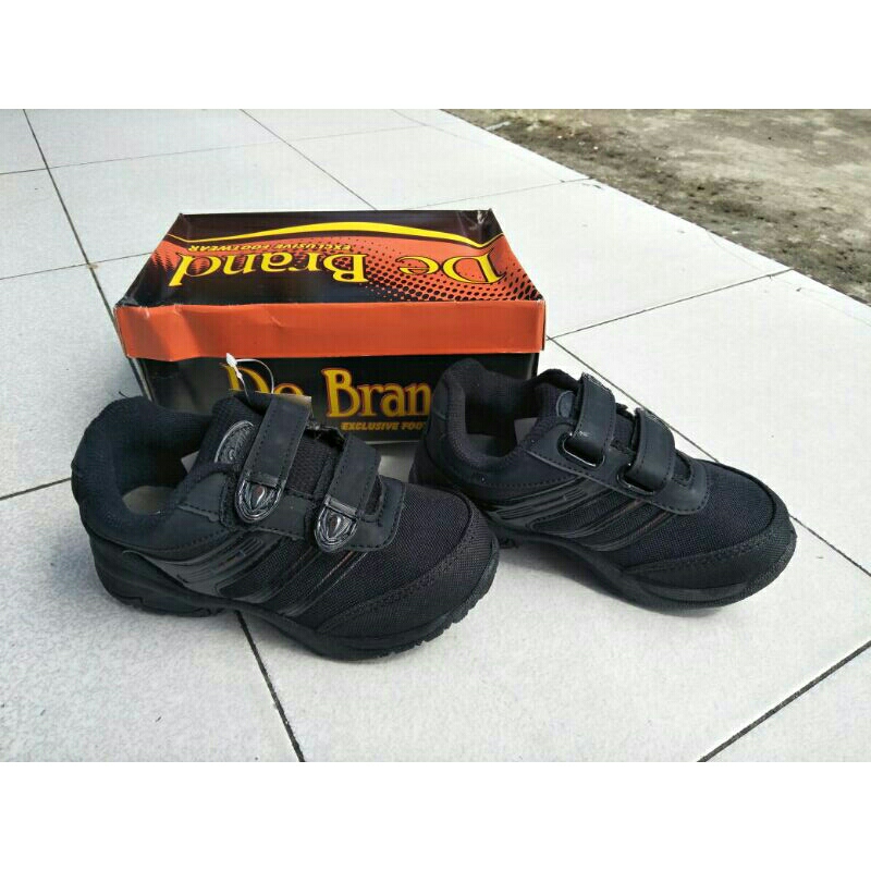 Sepatu De Brand
