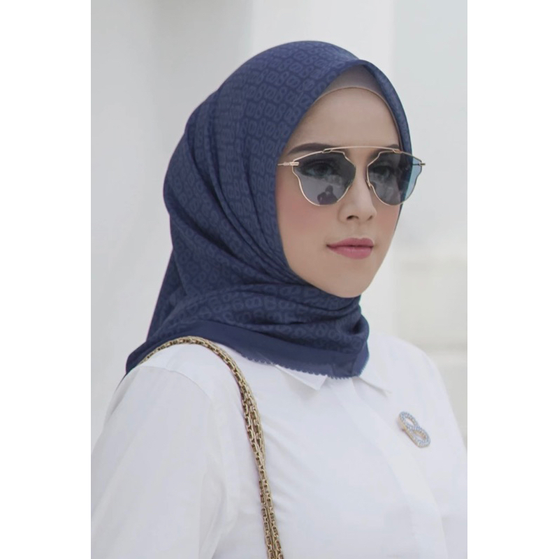 Preloved Buttonscarves Tapis Square Oxford Blue