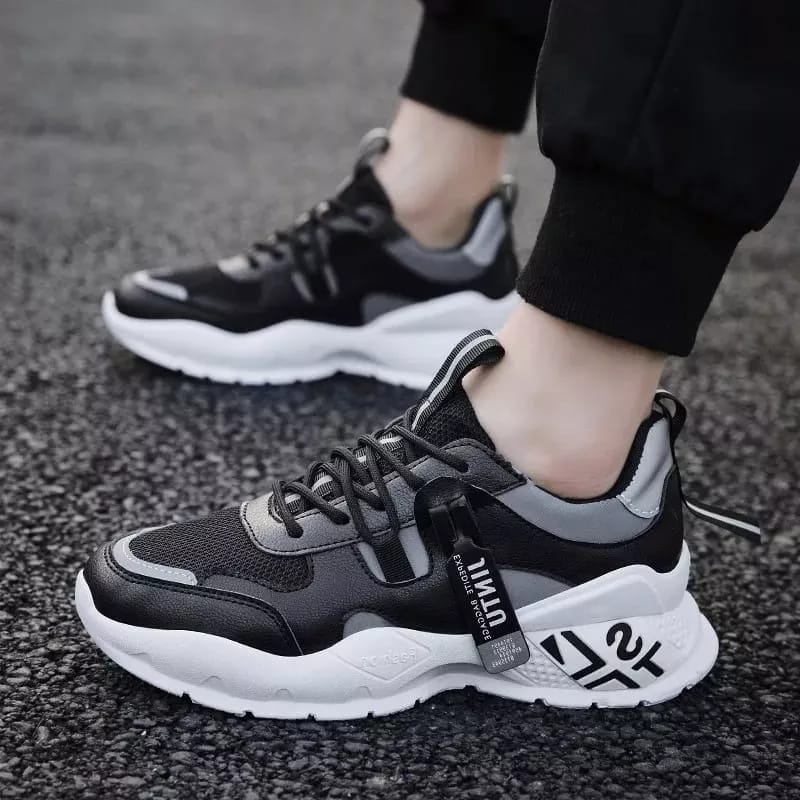 Coroluestri Sepatu Sport Sneakers Pria Wanita Urband 38-43