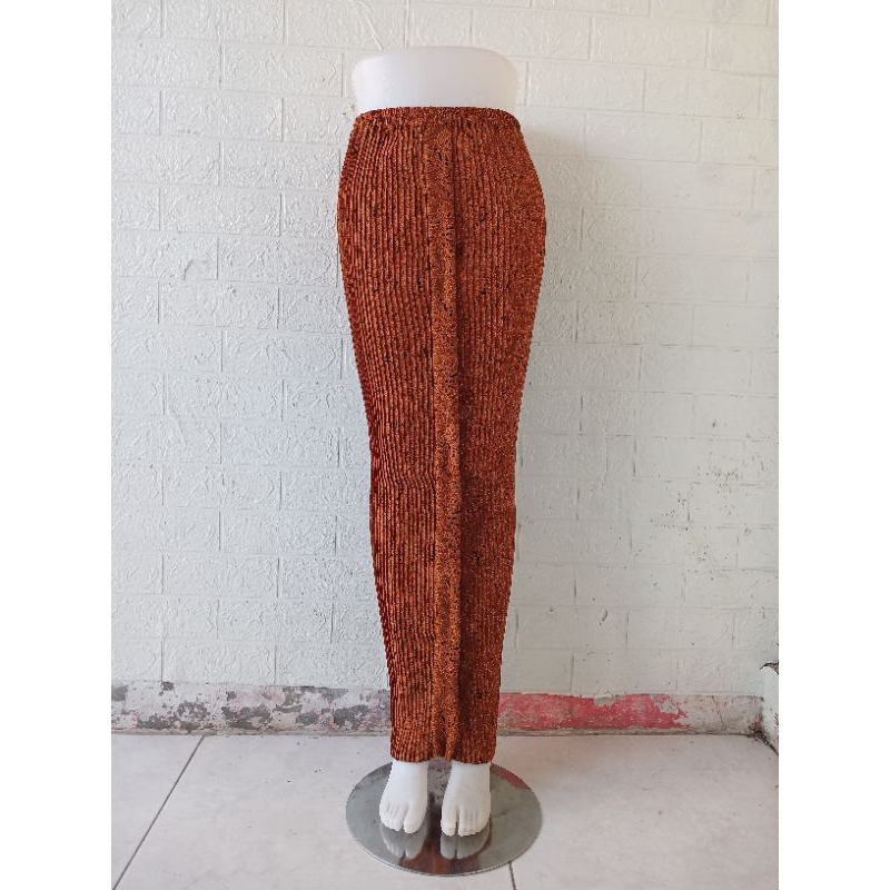 Rok Plisket Wiru Depan Motif Sido Mukti