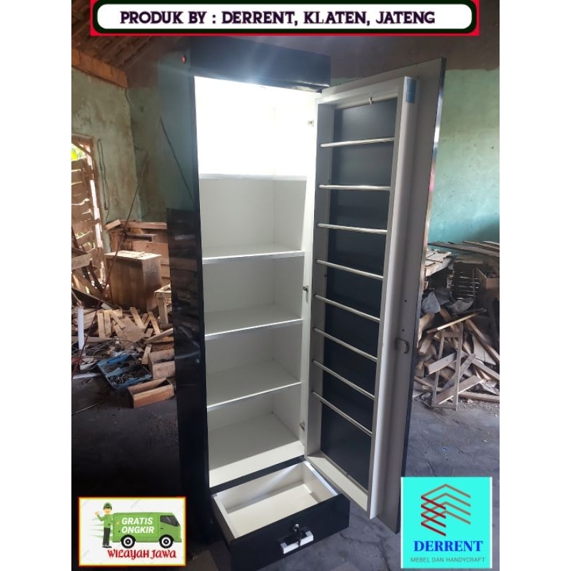 Lemari tas dan jilbab