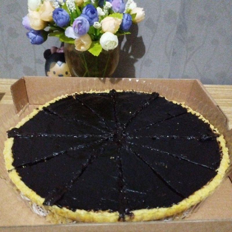 

pie coklat 22cm isi 12 potong