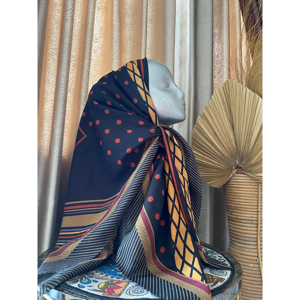 Segi Empat Motif Yurike Katun Voal Premium