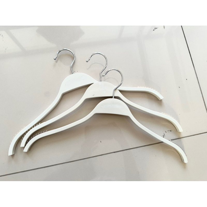 Hanger Kayu zara putih with antislip (preloved)