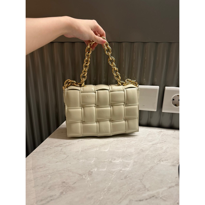 BV Chain Cassette Bottega Bag Tas Chalk Anyaman