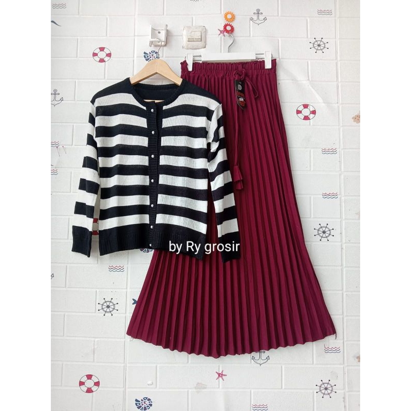 SETELAN WANITA ATASAN RAJUT + ROK PLISKET