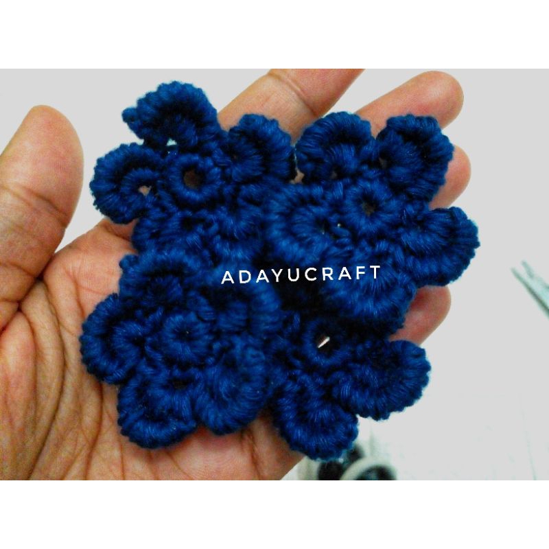 aplikasi bunga puff rajut