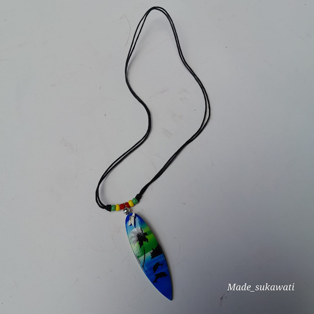 Kalung tali gantungan surfing kayu lukis airbrush