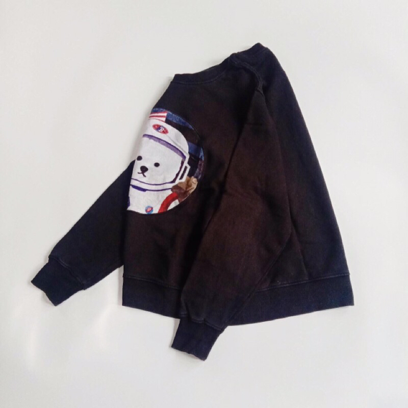 Crewneck Beyond Closet Astronot