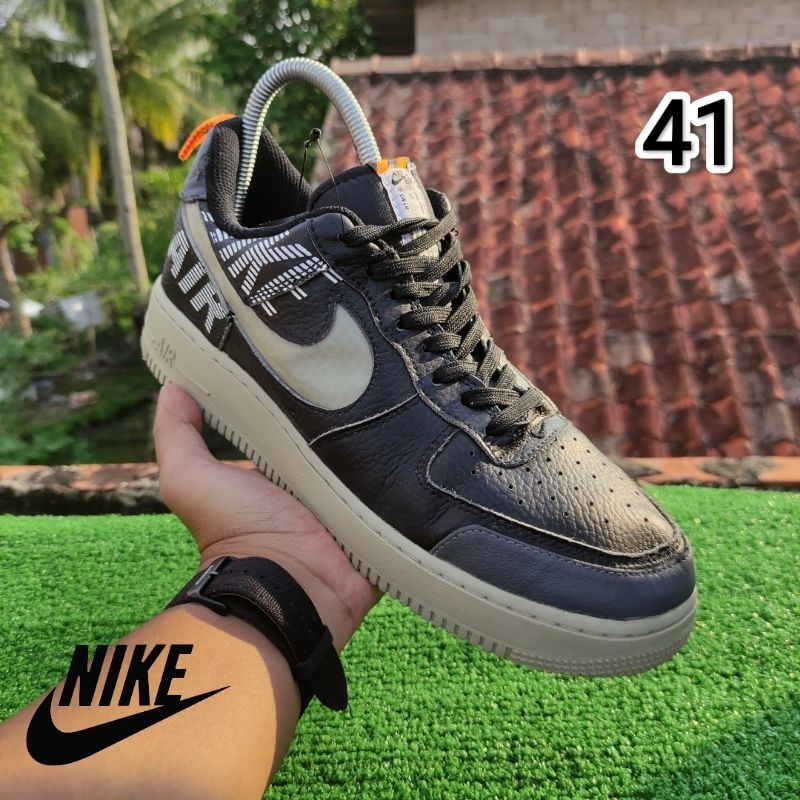 NIKE AIR FORCE 1 UNDER CONSTRUCTION
