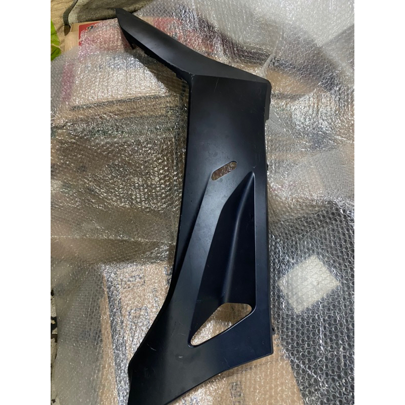cover under side pcx 160 original hitam dof dek bawah pcx 160 hitam dof kanan original bawaan motor