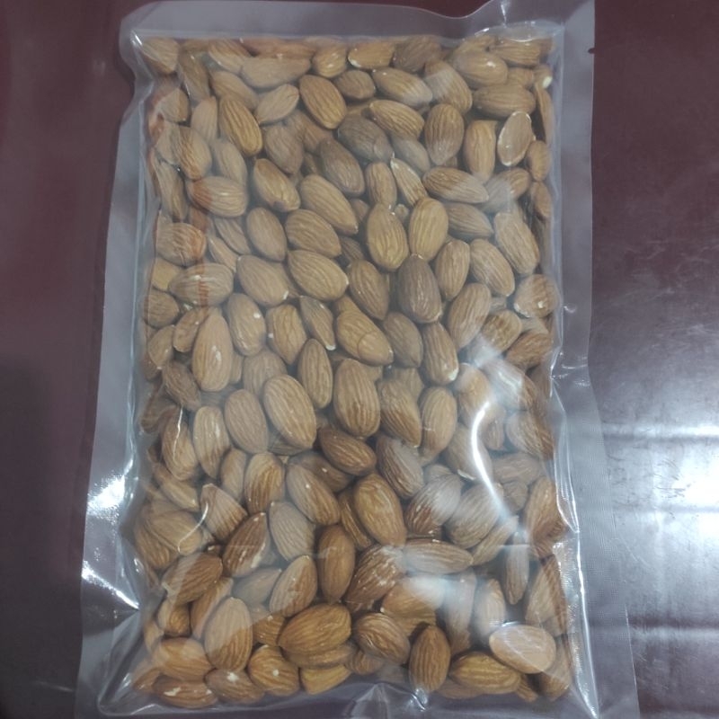 

Kacang Almond