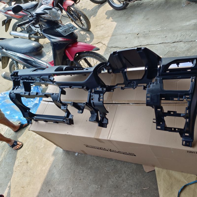 meja dashboard Xenia Avanza 2023 ORI