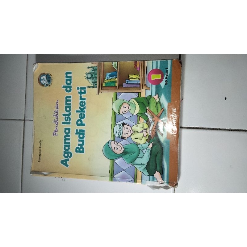 

BUKU PAKET AGAMA ISLAM QUADRA KELAS 1 SD (widiya)