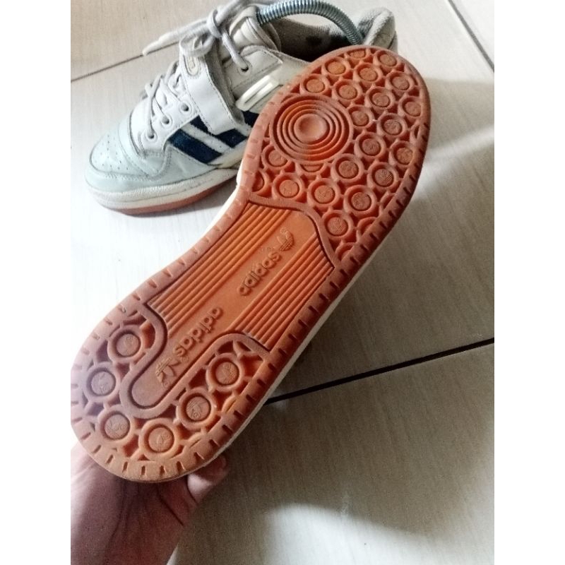 Adidas forum low second