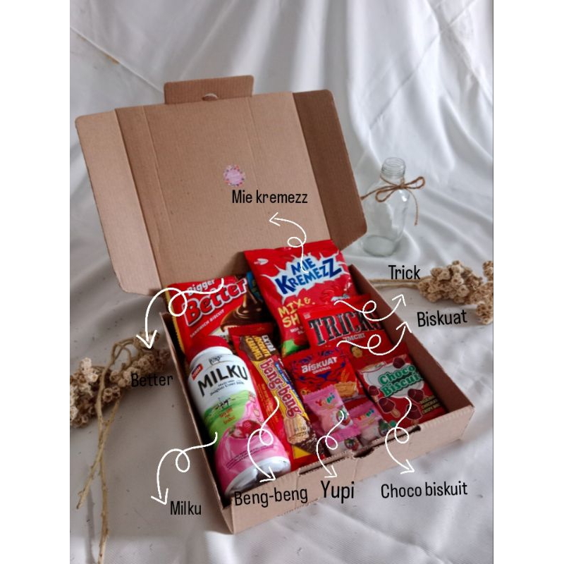 

Snackbox hampers/ parsel/kado/wisuda/ulangtahun