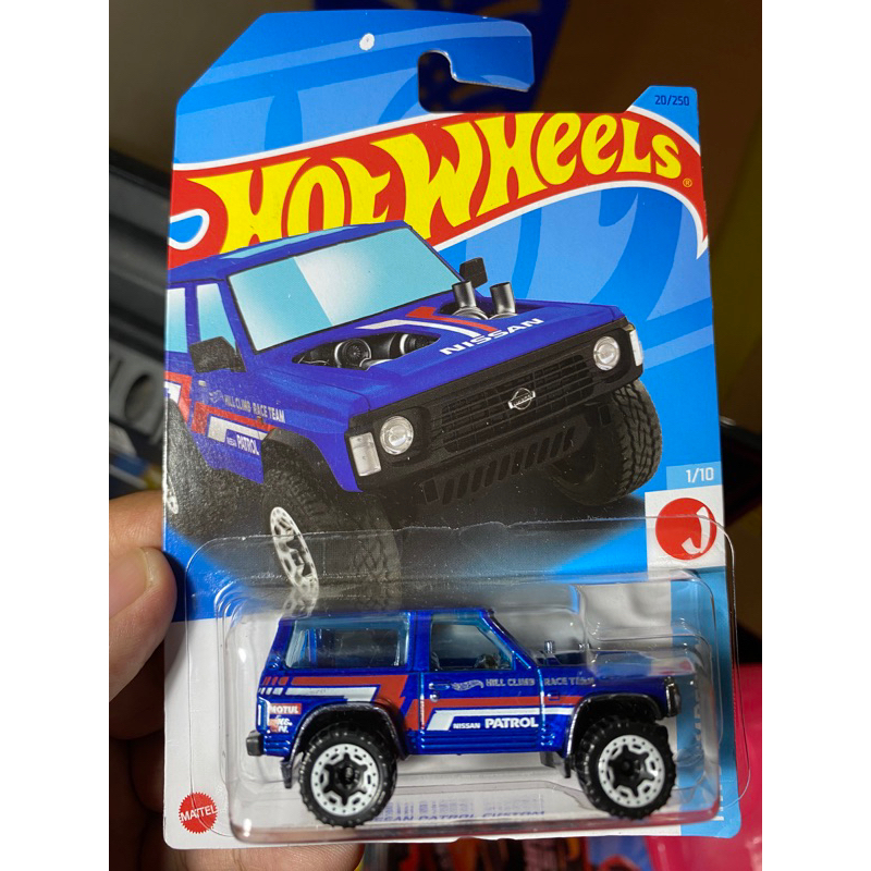 Hot Wheels Nissan Patrol Custom