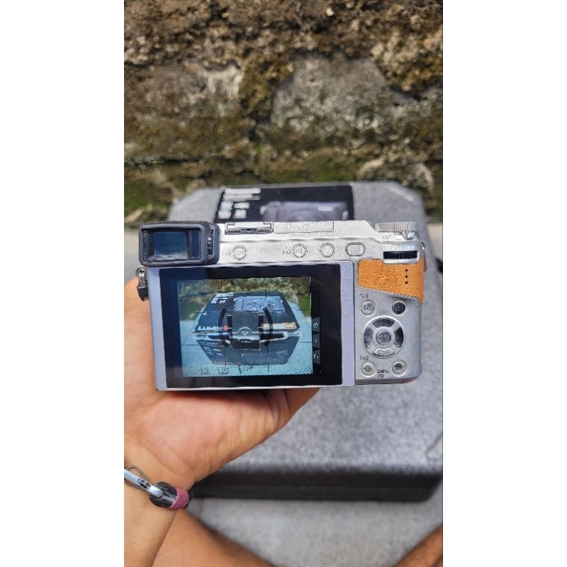 KAMERA MIRRORLES LUMIX GX85 BODY ONLY MURAH