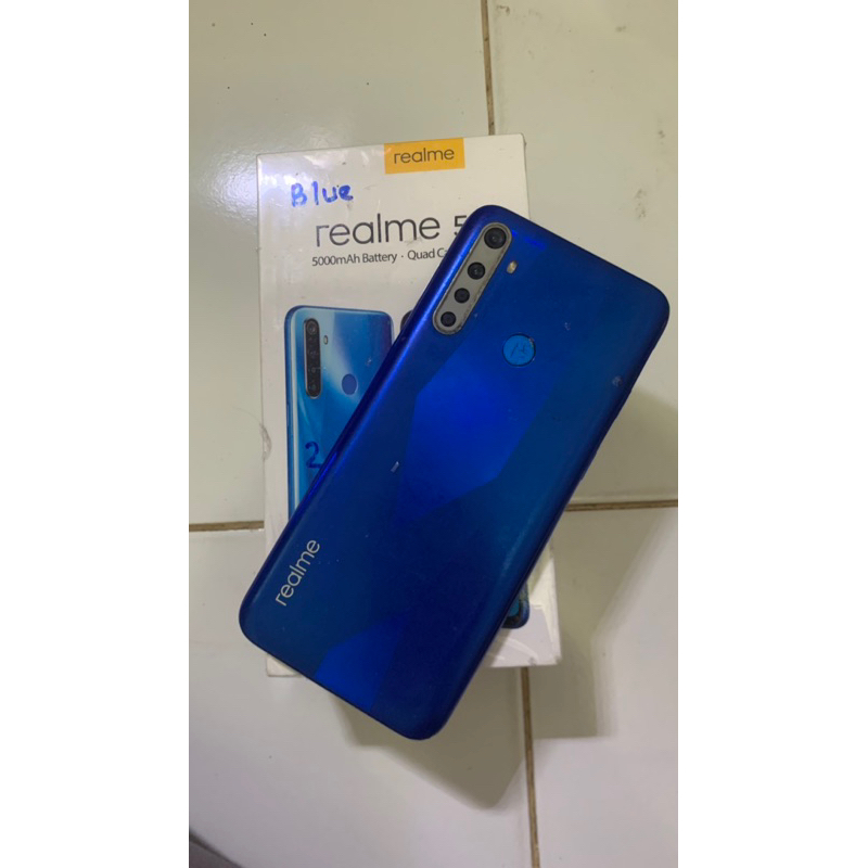 REALME 5 matot
