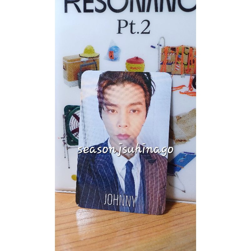 Johnny Loveholic Photocard