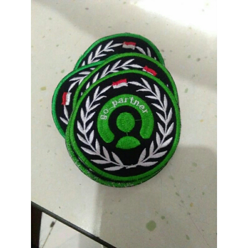 Emblem Gopartner Bulat Kecil Bordir Komputer
