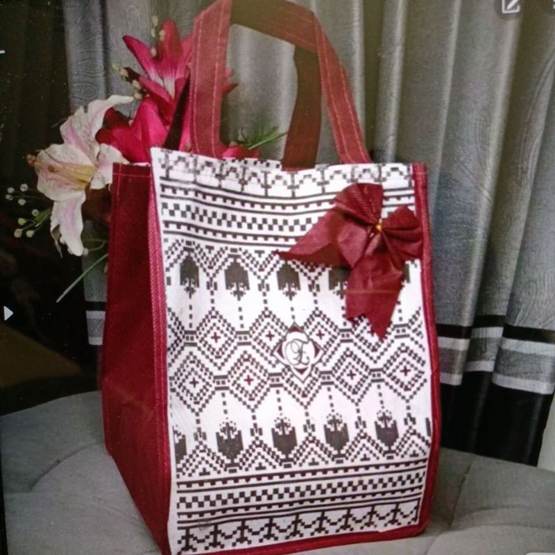 

harga per lusin tas hajatan /goodiebag/tas spunbond 22 premium