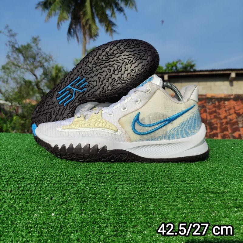 Nike Kyrie 4 "White Laser Blue" 42