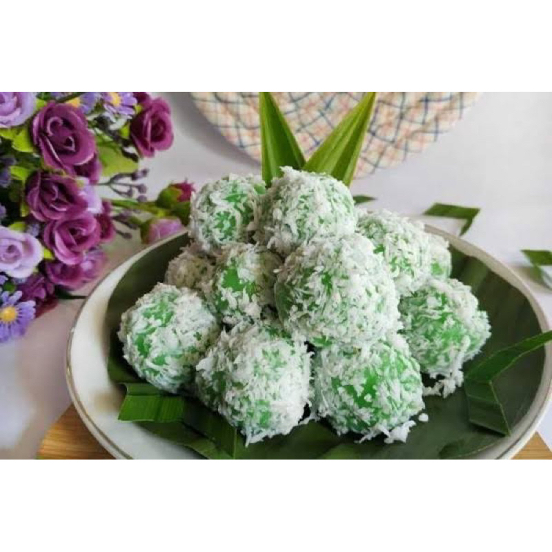 

klepon/ kue klepon/ lupis/ lopis/ ketan bubuk kedelai/ ketan hitam/ klanting/ cenil/ ijo-ijo/ jajan pasar/ jajan jadul/ bubur madura