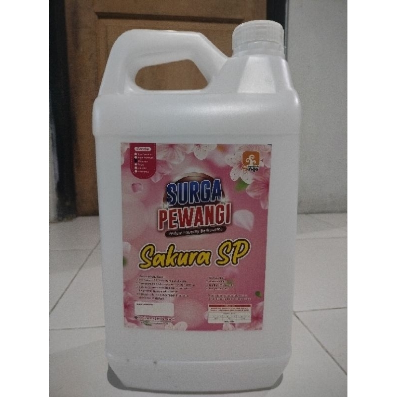 Parfum laundry Premium "Surga Pewangi Laundry" 5 liter