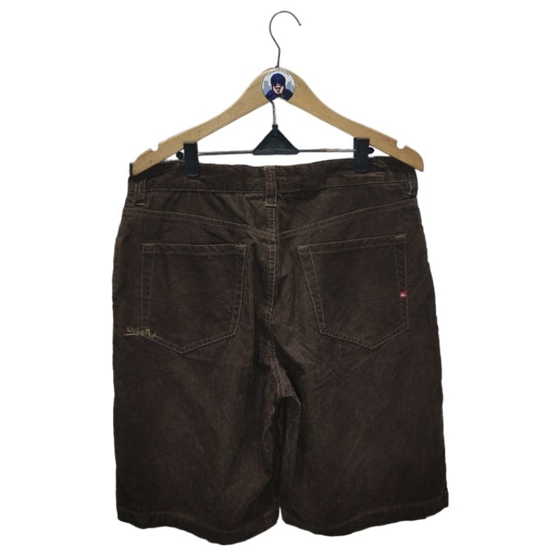 celana pendek quiksilver corduroy