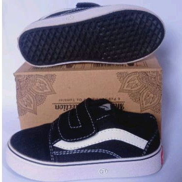 Sepatu Anak 2-6 Tahun Tanpa Tali