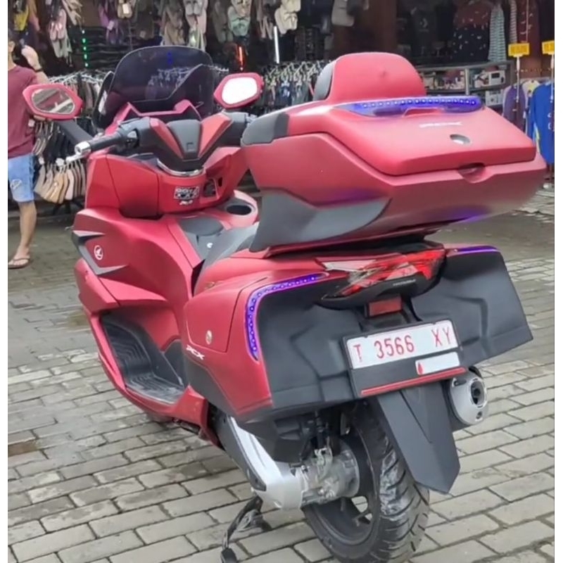 Top Box Tengah Honda PCX 160 v3 Model Goldwing