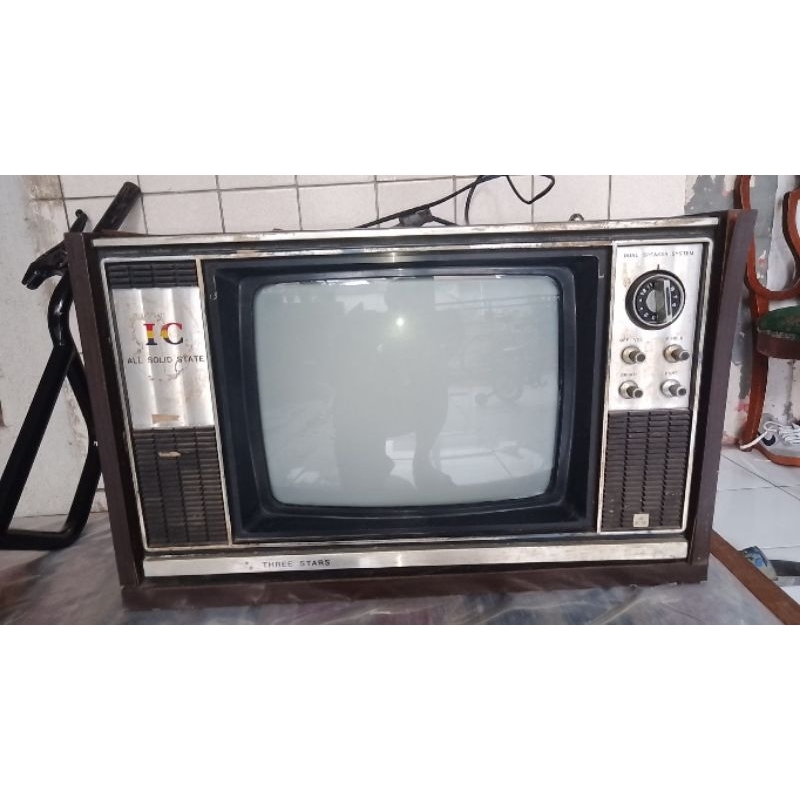 tv jadul lawas vintage hitam putih