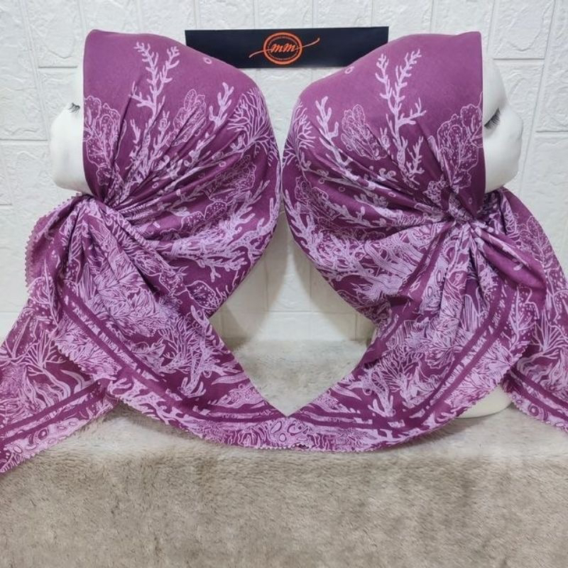 Hijab Segi Empat Voal Motif Akar Warna Fucia Jilbab Terbaru