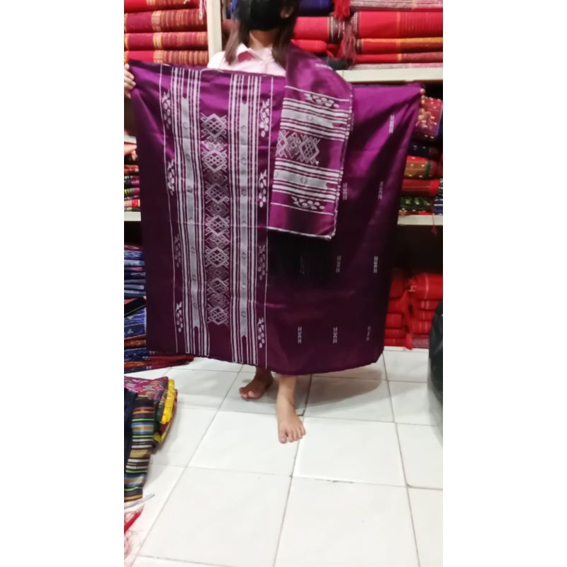 songket warna ungu dan hijau