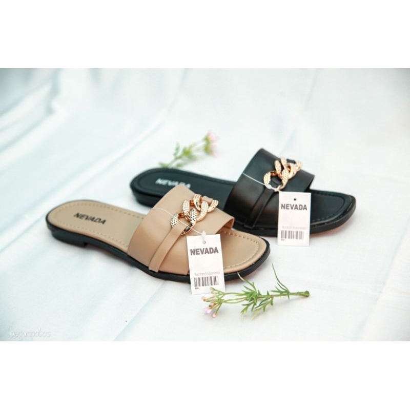 Sandal flat kekinian/Sandal flat wanita/Sandal Nevada