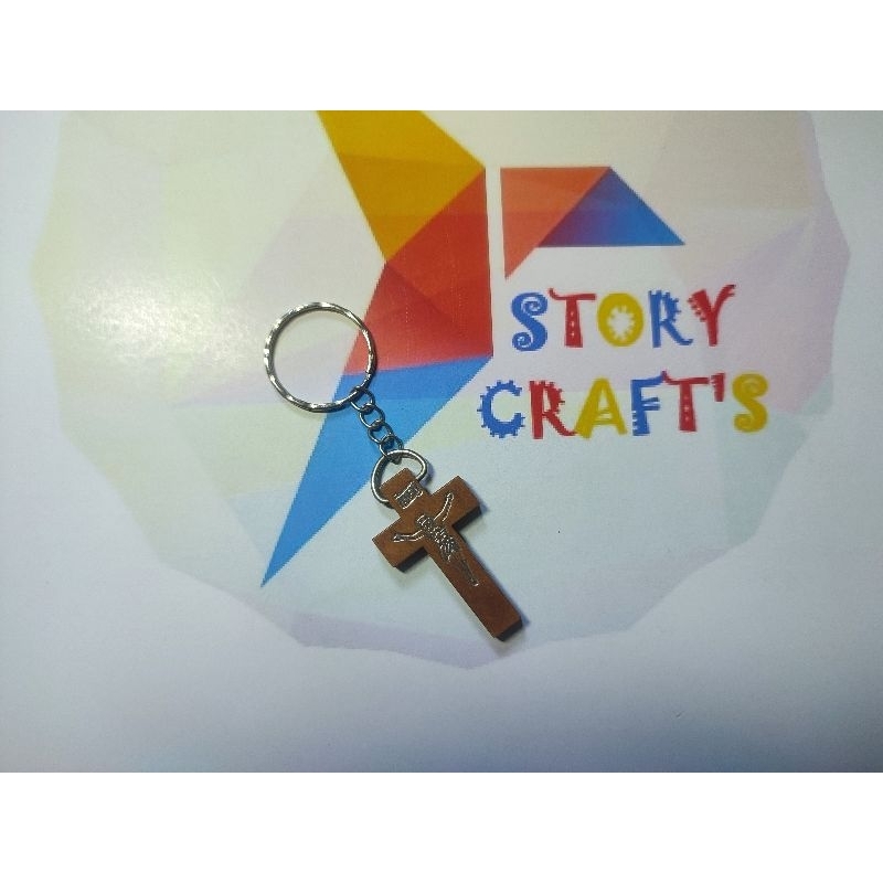 Gantungan Kunci Salib Kayu Yesus  Warna Kayu
