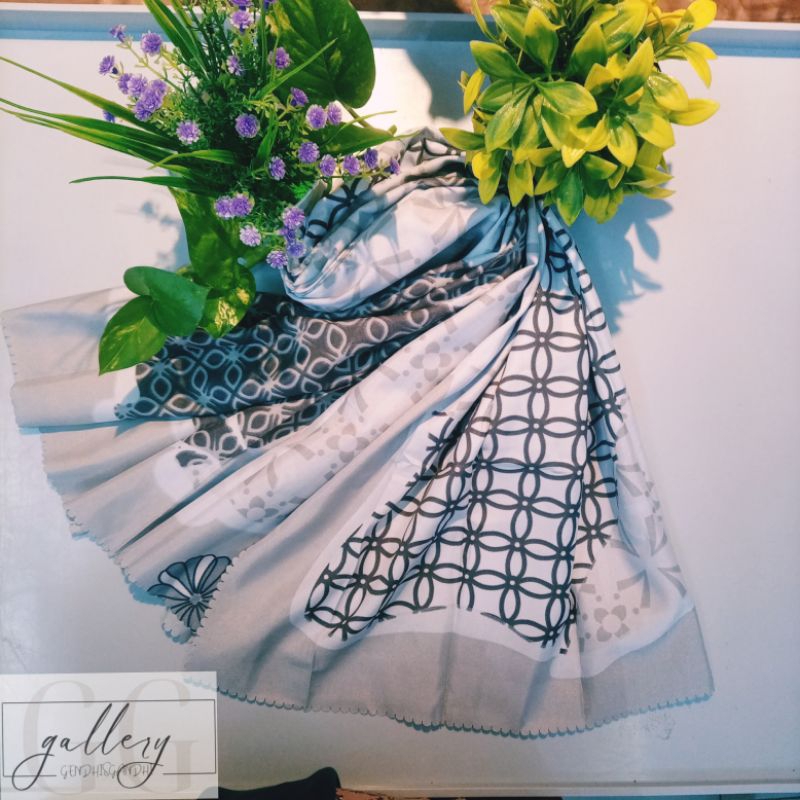JILBAB SEGIEMPAT MOTIF GREY