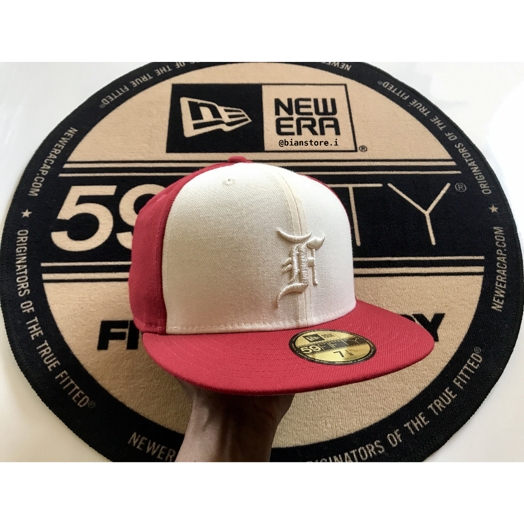 Topi Fear of God Essentials x New Era Detroit Tigers Scarlet Red 59Fifty Fitted Cap 100% Original Re