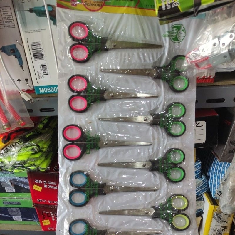 

gunting serba guna gagang plastik ( harga 1pc) panjang 15cm