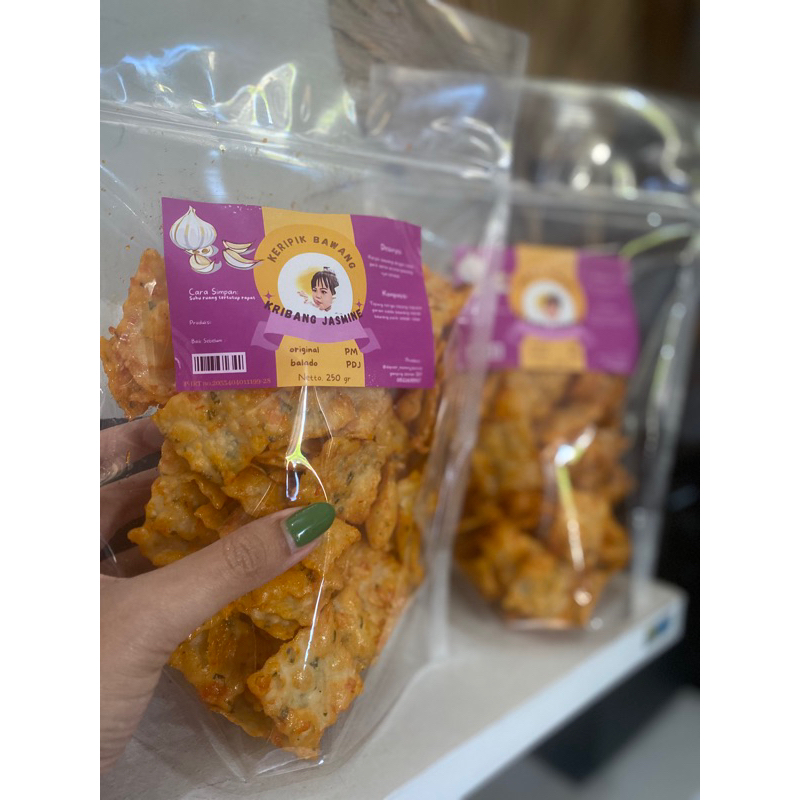 

keripik bawang (Kribang jasmine) kemasan 500 gr rasa original,balado,pedas manis,pedas daun jeruk