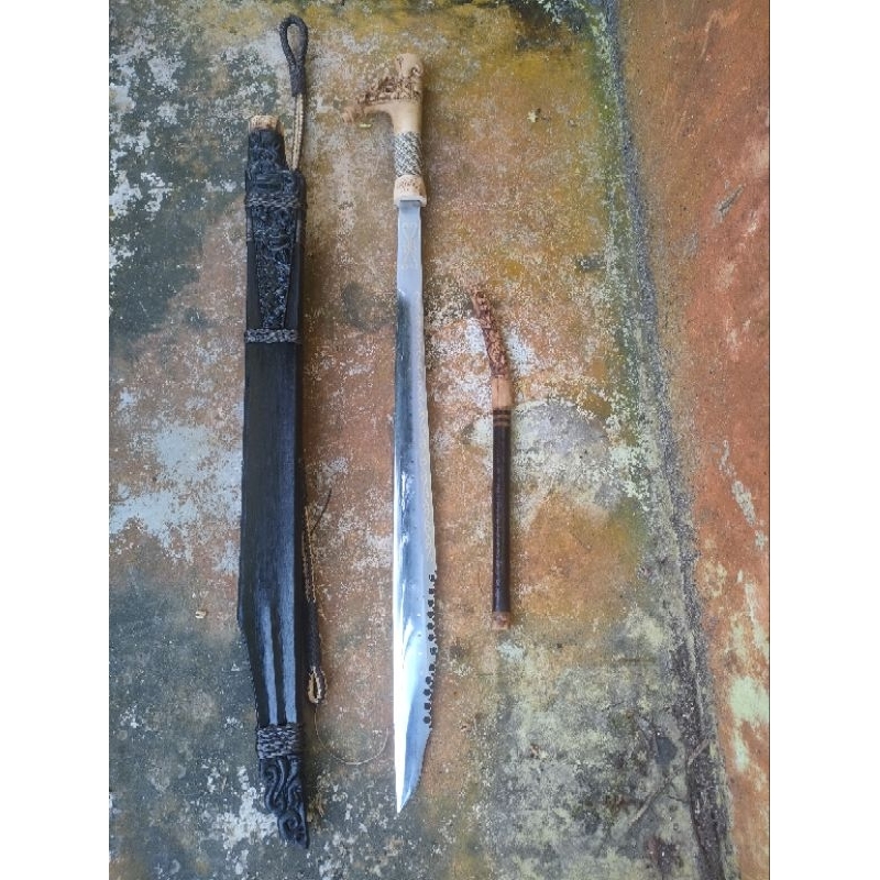 MANDAU DAYAK KALIMANTAN