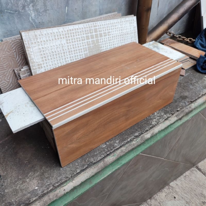 Granite tangga 30x60 20x60 Red softwood