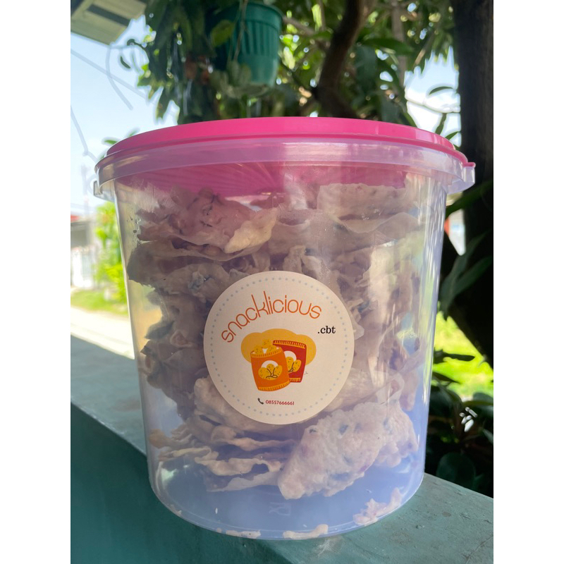 

Peyek Renyah Buatan Oma