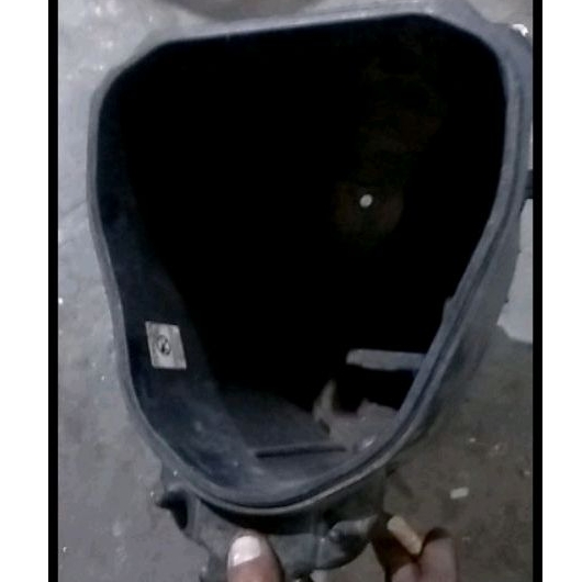 bagasi bawah jok Honda Revo absolute.barang second original lepasan motor.utuh siap pake...