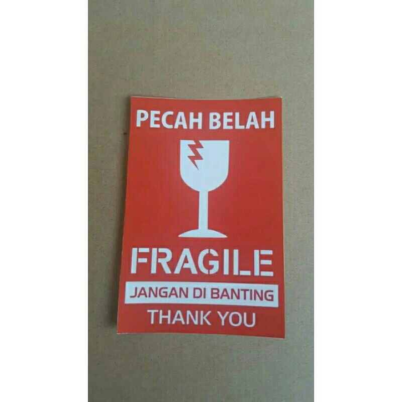 

stiker fragile ukuran 10 x 15 cm