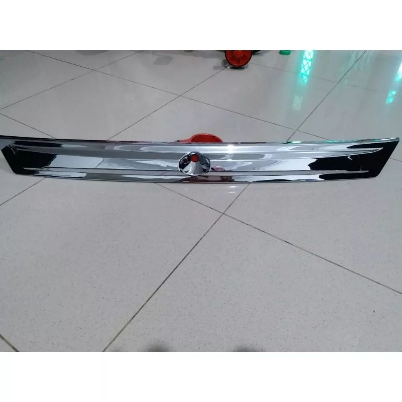 Trunklid bagasi Honda Brio Lama trunklid bagasi Honda Brio satya trunklid bagasi chrome honda brio L