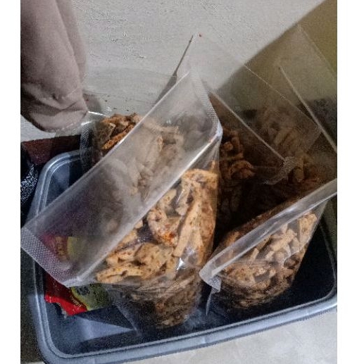 

Basreng pedas daun jeruk 1kg